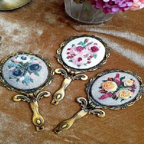 آینه کیفی با گلدوزی برجسته